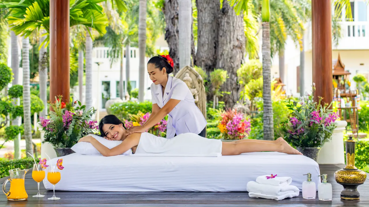 luxury resort outdoor spa massage 01