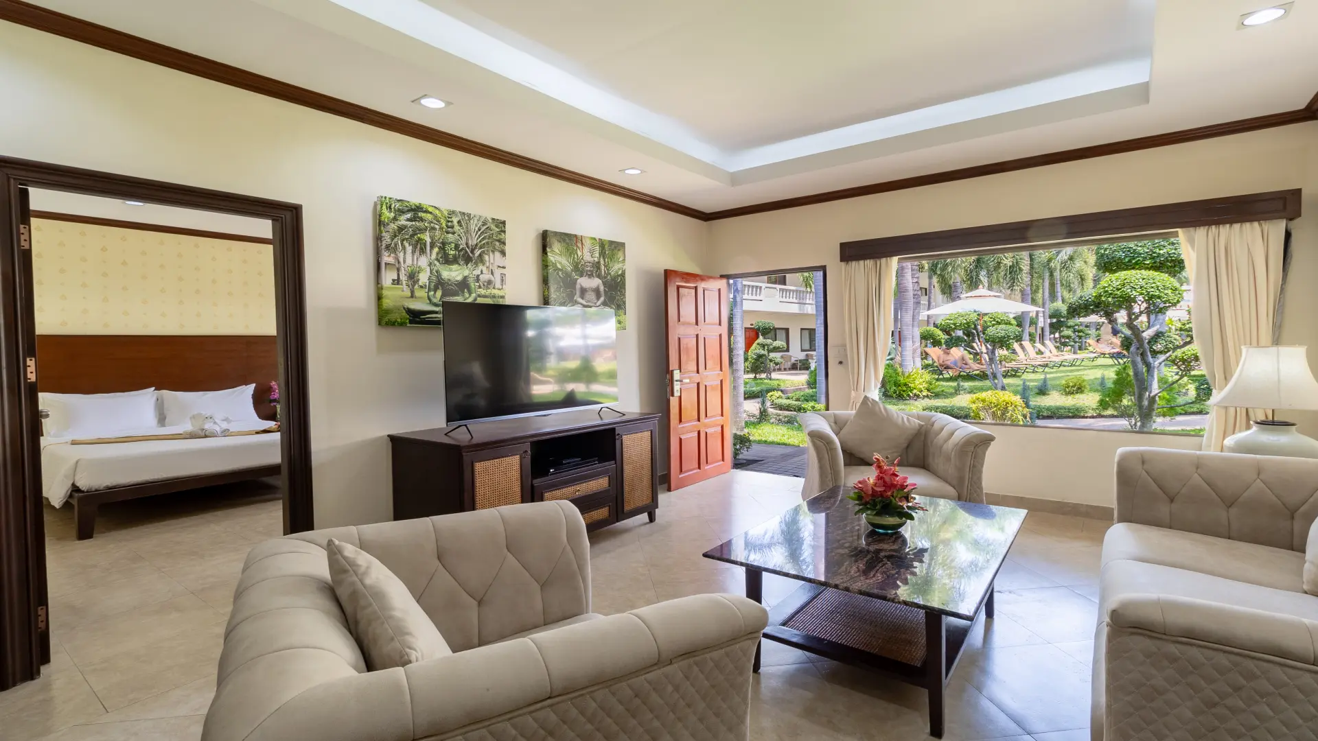 thaigardenresort-pattaya-one-bedroom-junior-suite-living-area